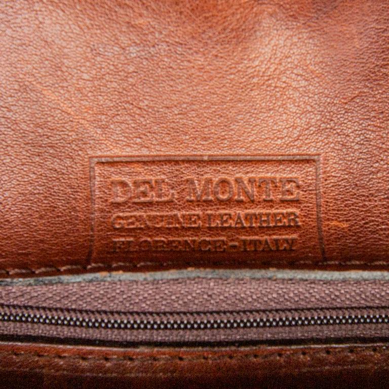 A Morelli leather rugsack.