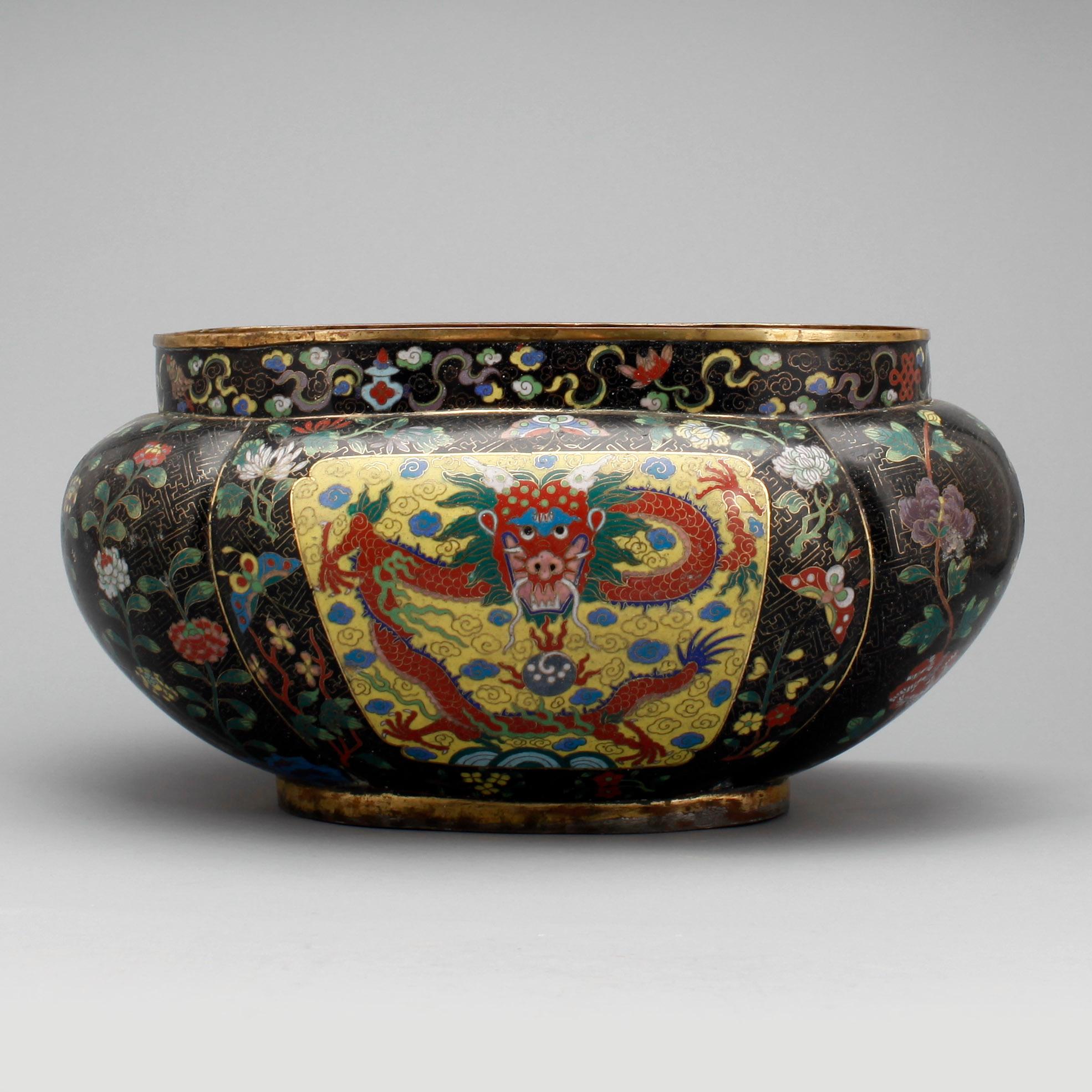 YTTERFODER, cloisonné, Kina, 1900-tal.