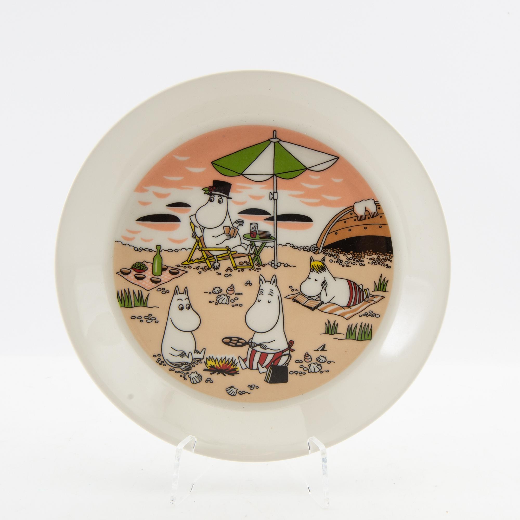 Mugs 8 pcs and 1 plate Moomin characters/ Mumin Arabia Finland.