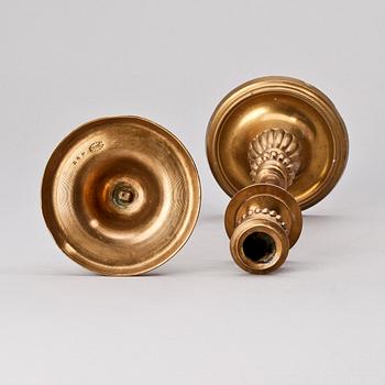 LJUSSTAKAR, ett par, mässing, Westerås Metallfabriks Aktiebolag, omkring 1900.