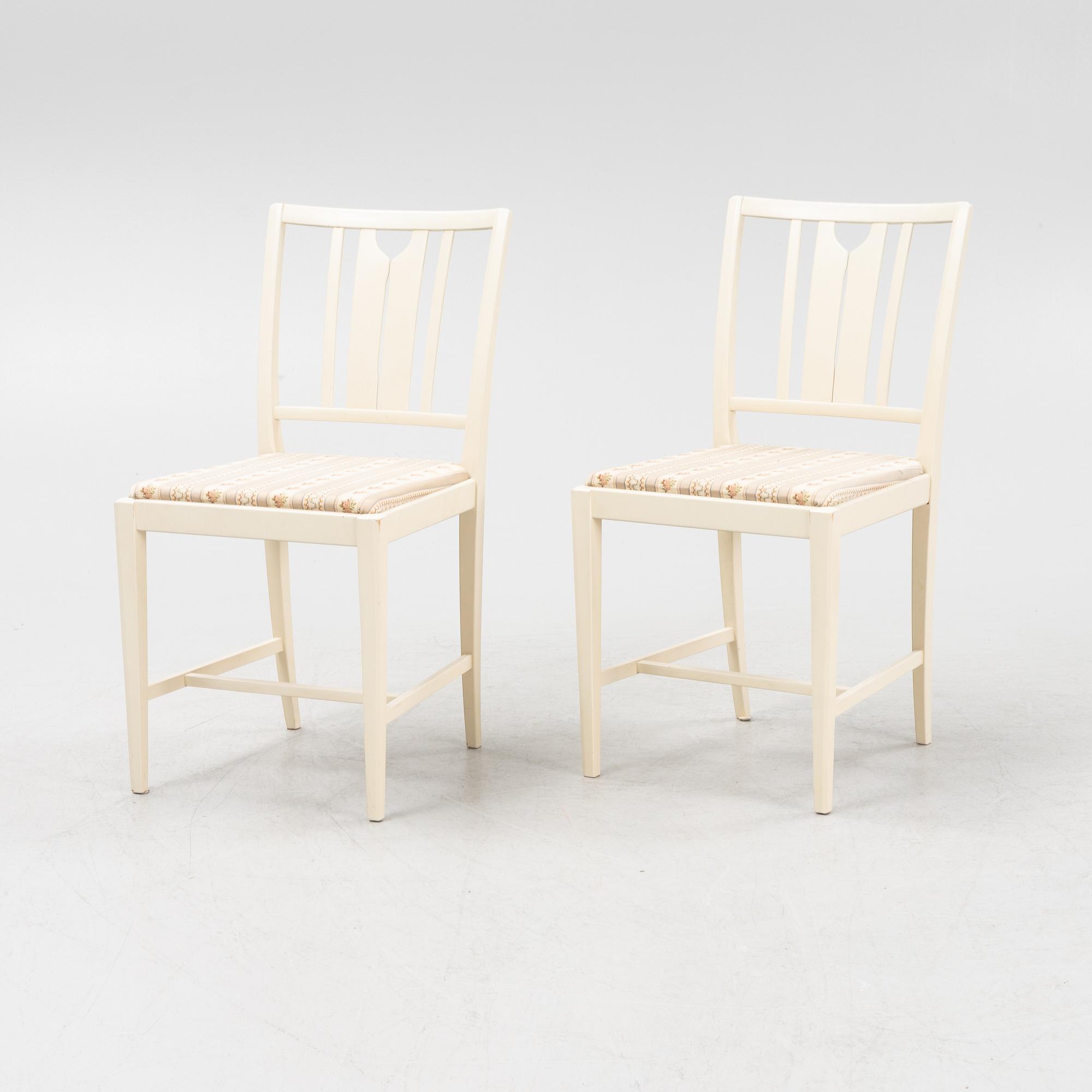 Carl Malmsten, a 'Herrgården' dining table and four 'Ulfåsa' chairs, second half of the 20th Century.