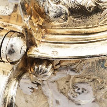 A German 17th century silver-gilt tankard,  mark of Abraham I Drentwett, Augsburg 1645-50.