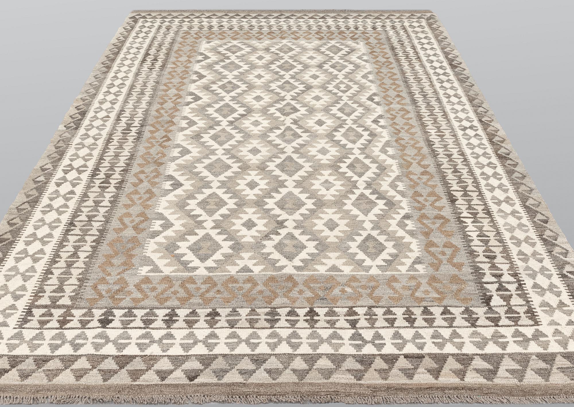 A carpet, Kilim, ca 298 x 204 cm.