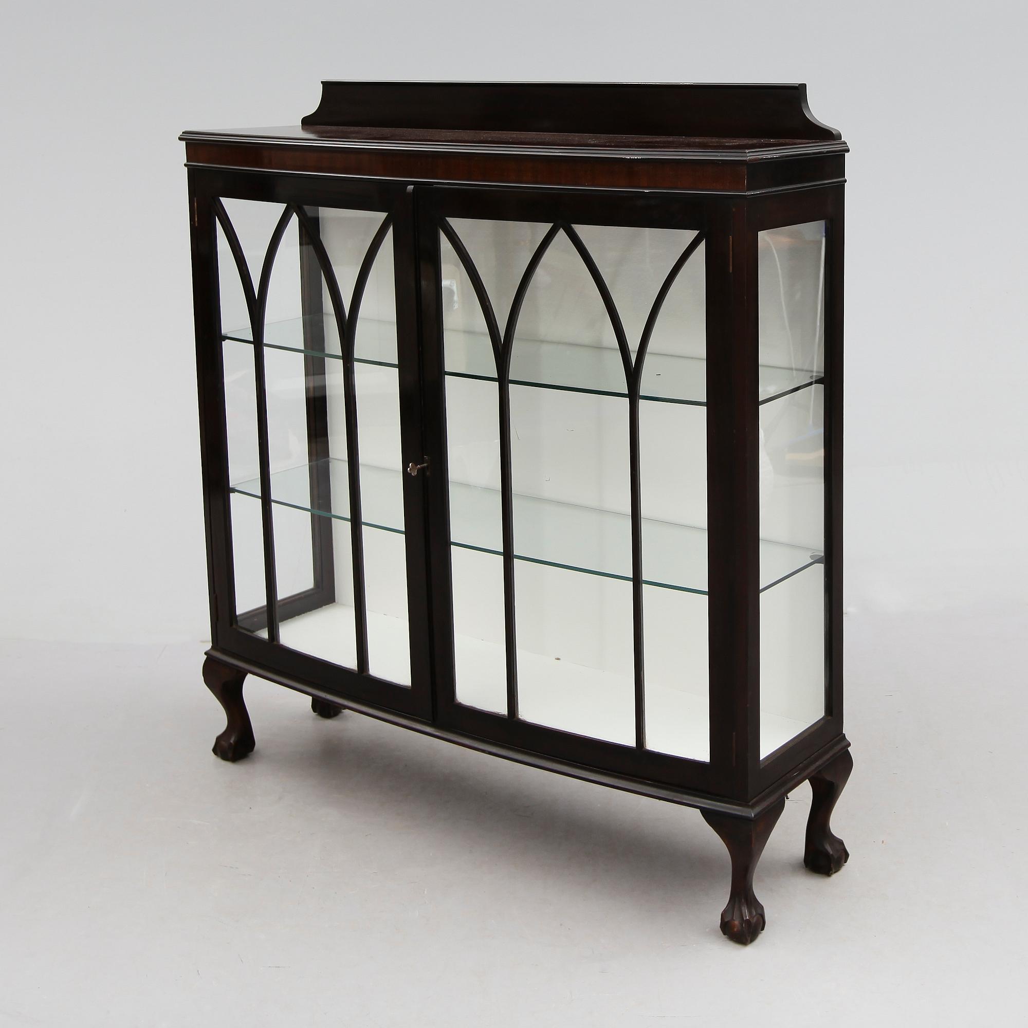 VITRINSKÅP, England, 1900-talets första hälft.