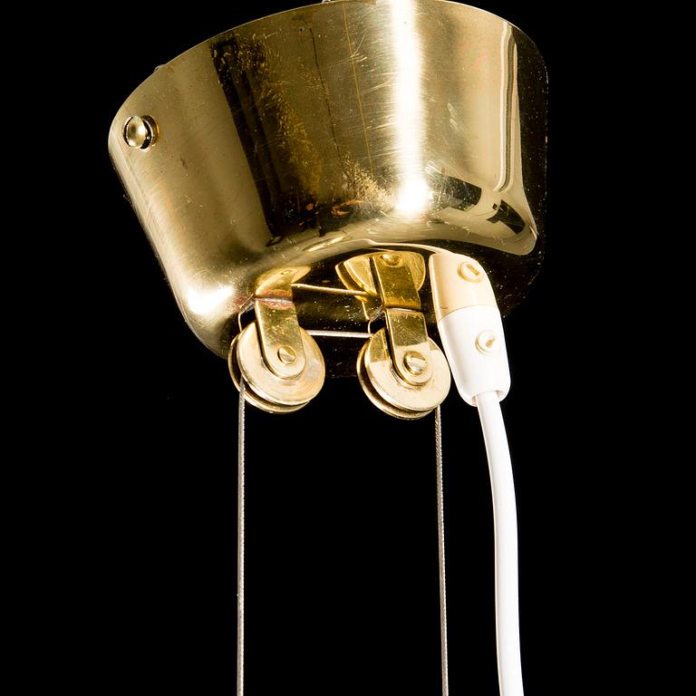 PAAVO TYNELL, TAKLAMPA NR 10202. Formgiven för Taito Oy 1948.