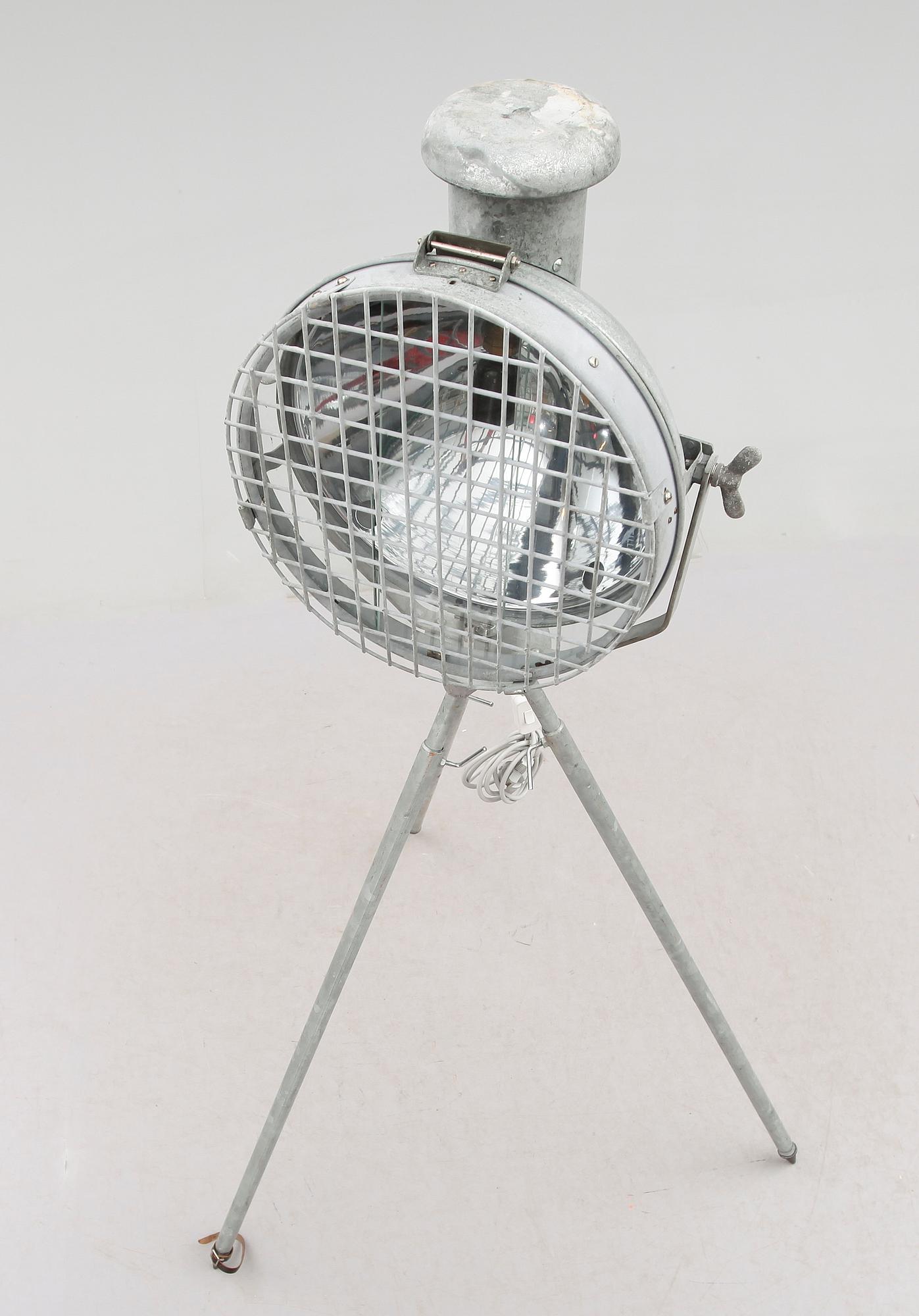 GOLVLAMPA, industrimodell, 1900-talets mitt.