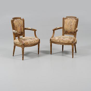 KARMSTOLAR, ett par, Louis XVI-stil, omkring sekelskiftet 1800/1900.