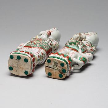 FIGURINER, två stycken, porslin. Qingdynastin, Kangxi (1662-1722).