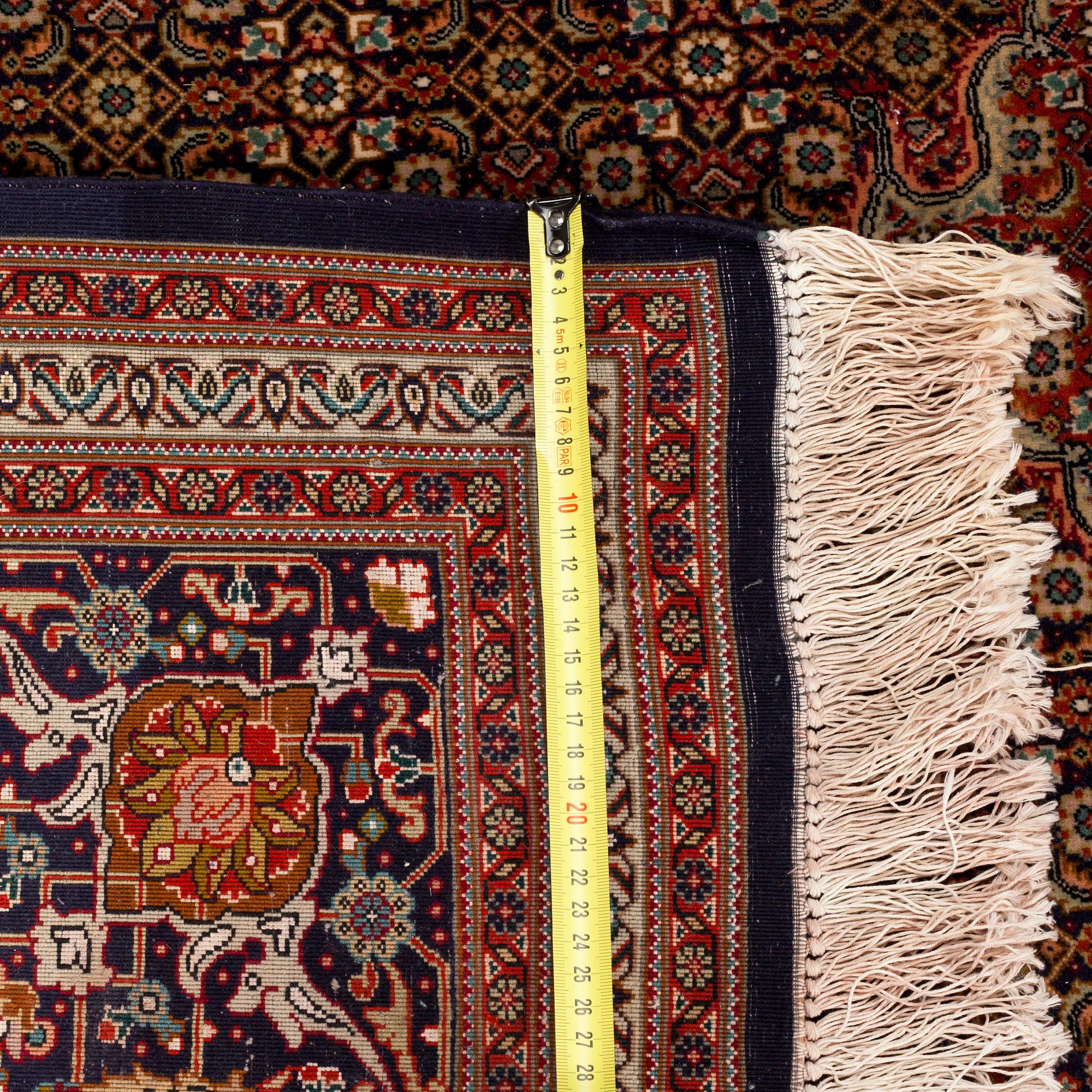 Matta, Täbris part silk, s.k. Mahi, ca 297 x 200 cm.