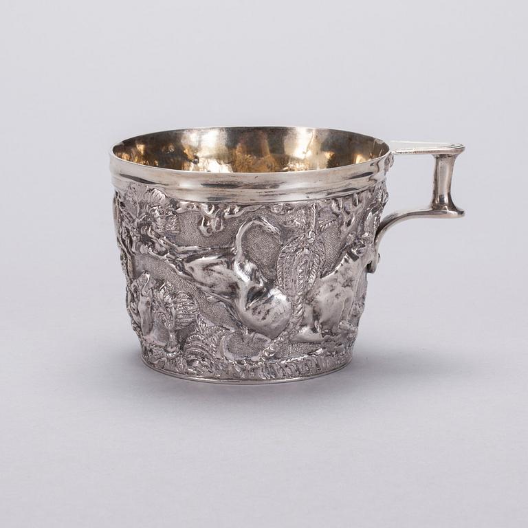 DRYCKESKÄRL, silver, London 1911. Vikt ca 353 g.