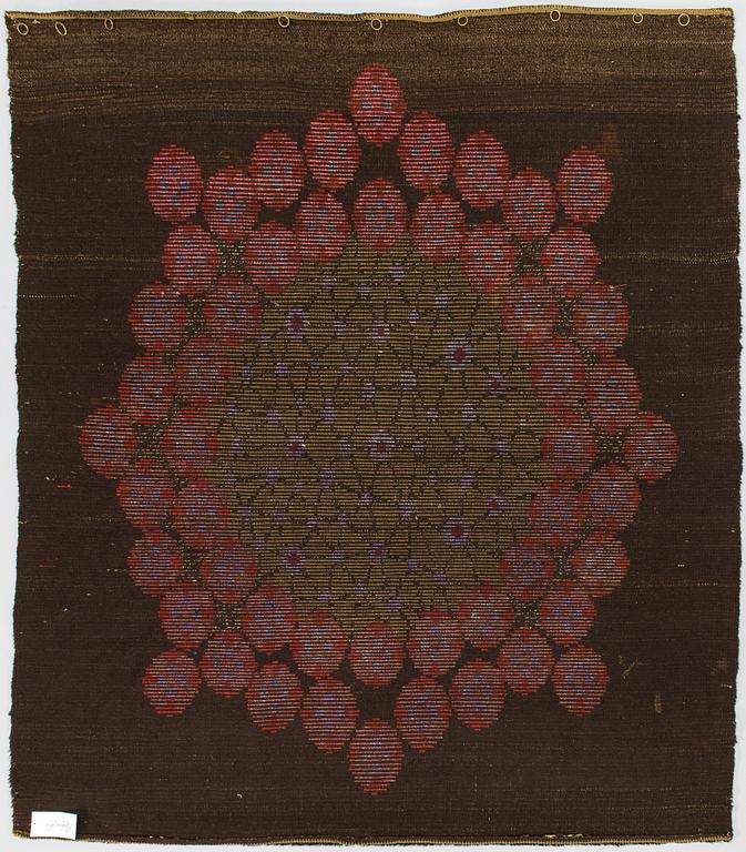 An early Finnish 20th century rya rug. Circa 173x150 cm.