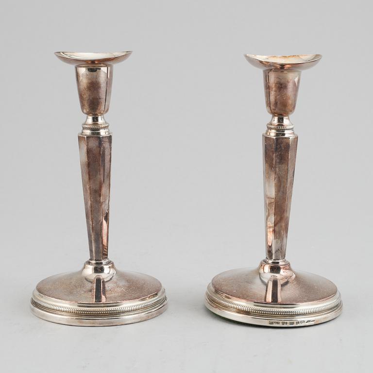 Eric Löfman, ljusstakar, ett par, silver, Mema, Lidköping 1999.