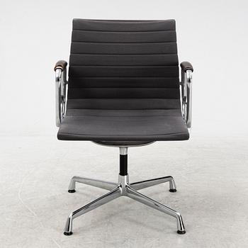 Charles & Ray Eames, EA 108 office chair, Vitra.