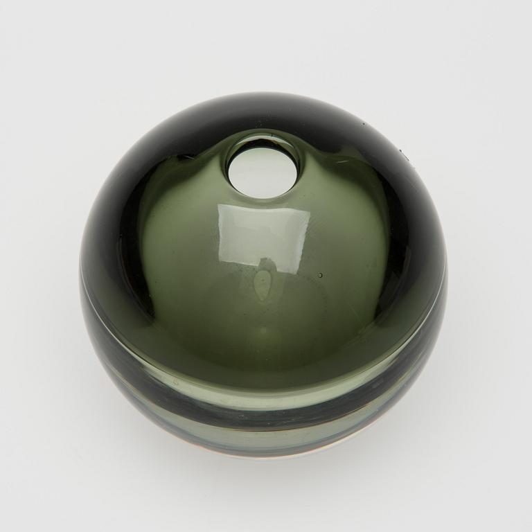 TIMO SARPANEVA, GLASSKULPTUR. "Åskboll". Sign. Timo Sarpaneva, Iittala -56.