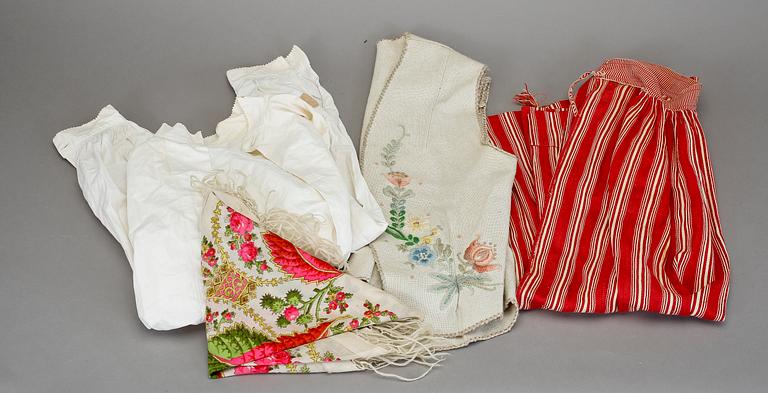 PARTI DRÄKTDELAR, ca 10 delar. 1800/1900-tal.