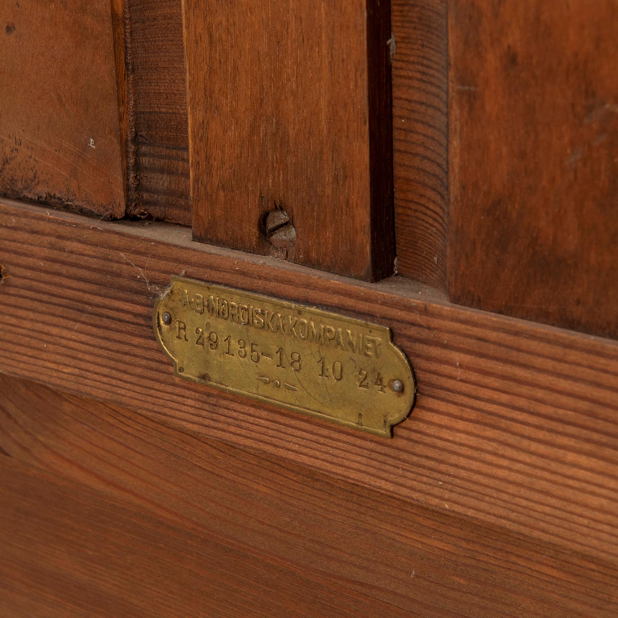 Carl Malmsten, skåp, "Haga", för Nordiska Kompaniet, 1920-talet.