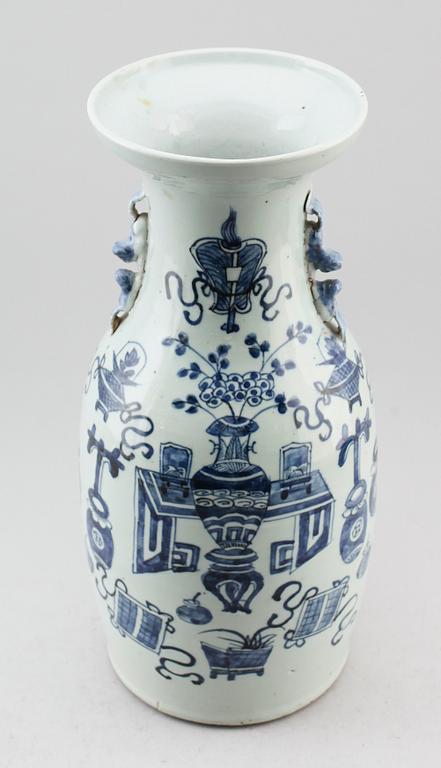 VAS, porslin, Kina, 1900-tal.