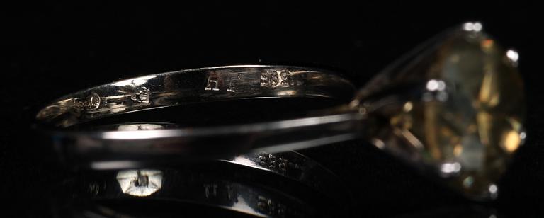 RING, vitguld, 14 k, diamant ca 2,7 ct.