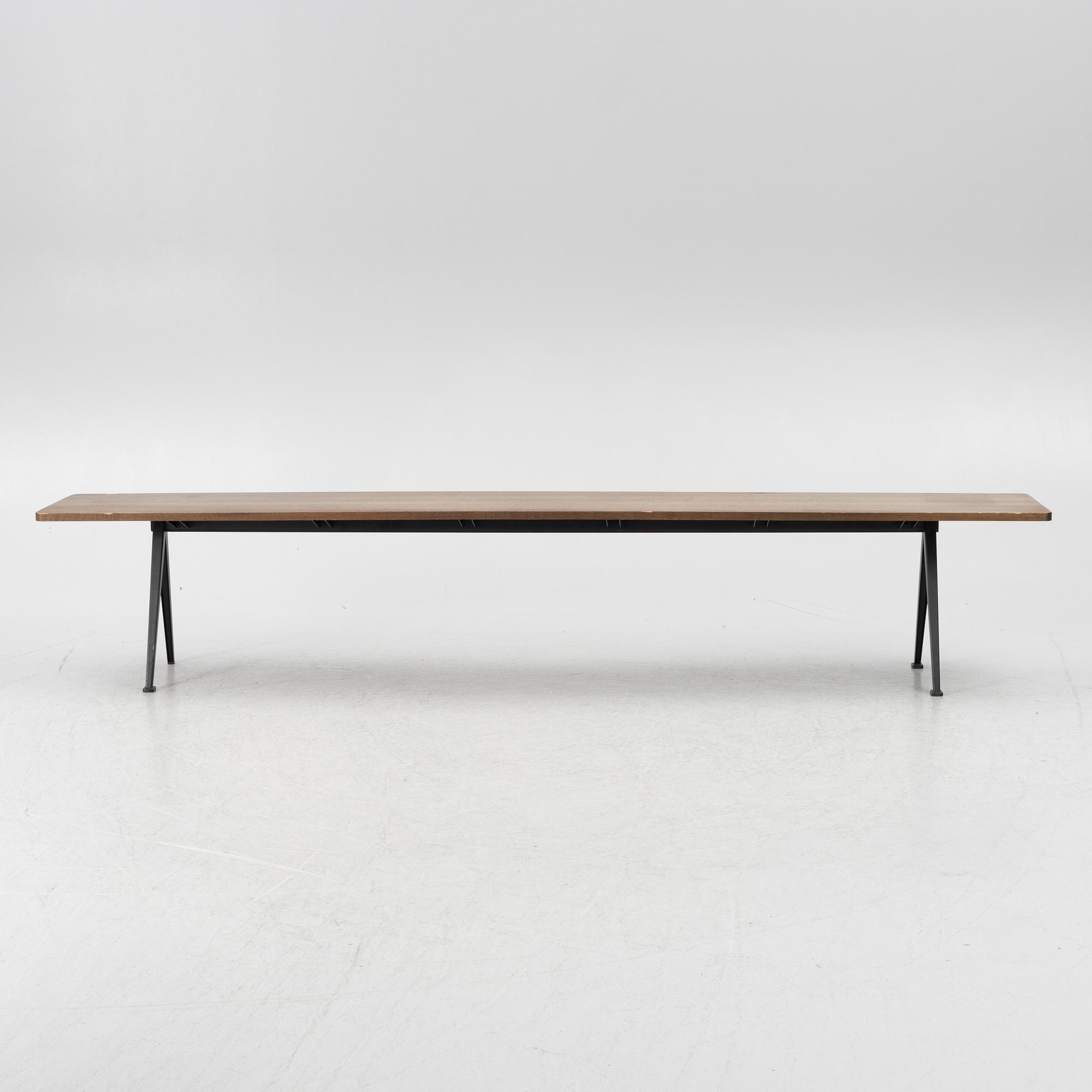 Friso Kramer & Wim Rietveld, bänkar, ett par, "Pyramid", HAY, Danmark.