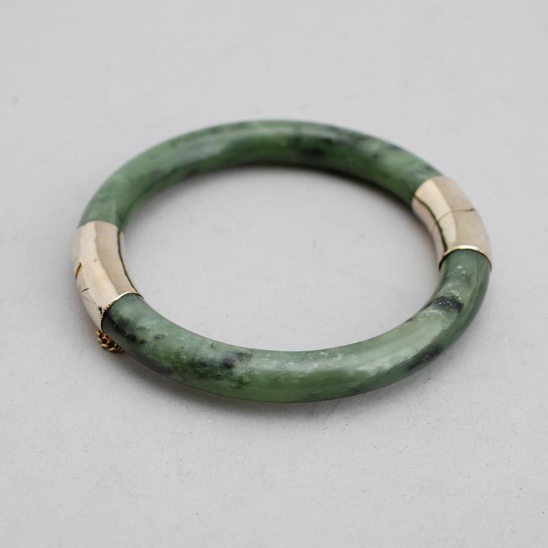 ARMRING, silver och jade/nefrit.