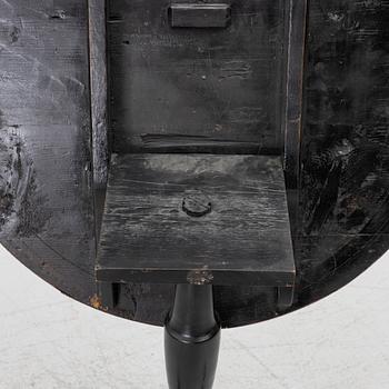 A folding table, Mälardalen, first half of the 19th century.