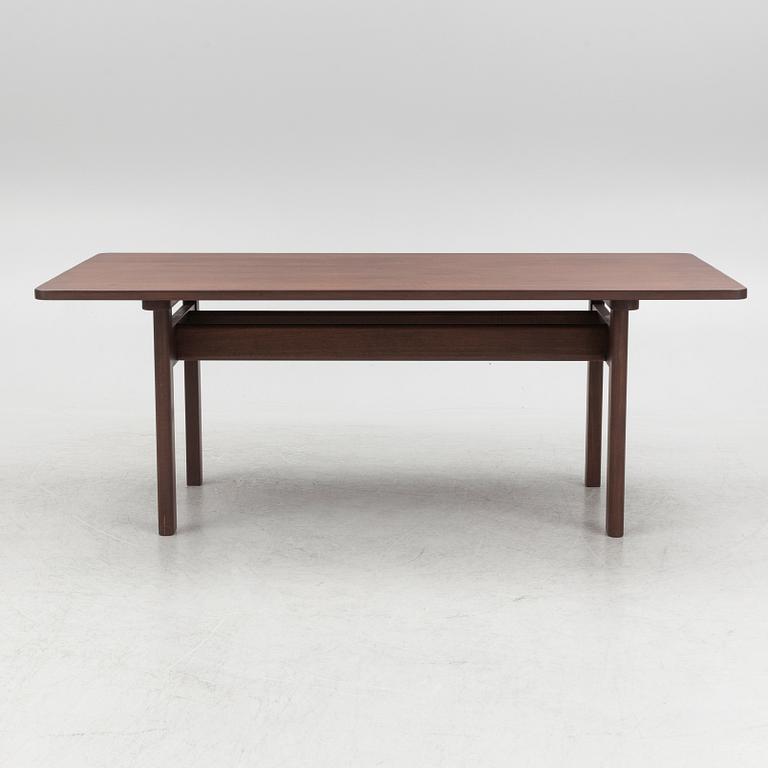 Børge Mogensen, dining table, "Asserbo", Carl Hansen & Son, 21st century.