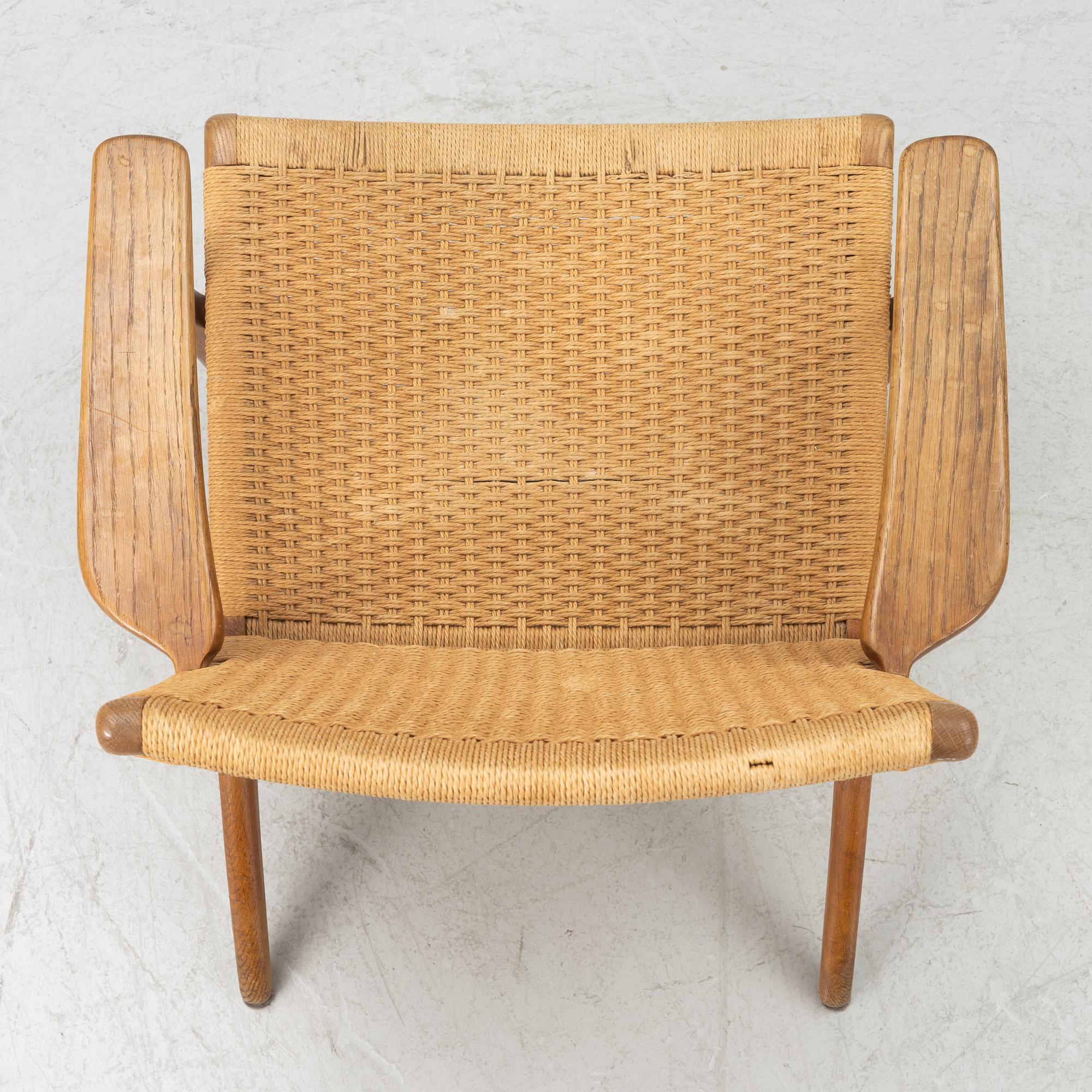 Hans J Wegner, a 'CH 25', Carl Hansen & Søn Møbelfabrik, Odense, Denmark.