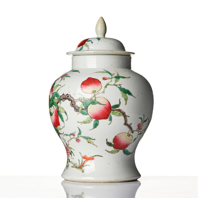 A famille rose 'peach' vase, late Qing dynasty/Republic.