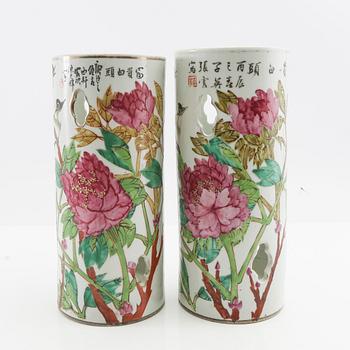 Estate vases, a pair, China, 20th century, porcelain.