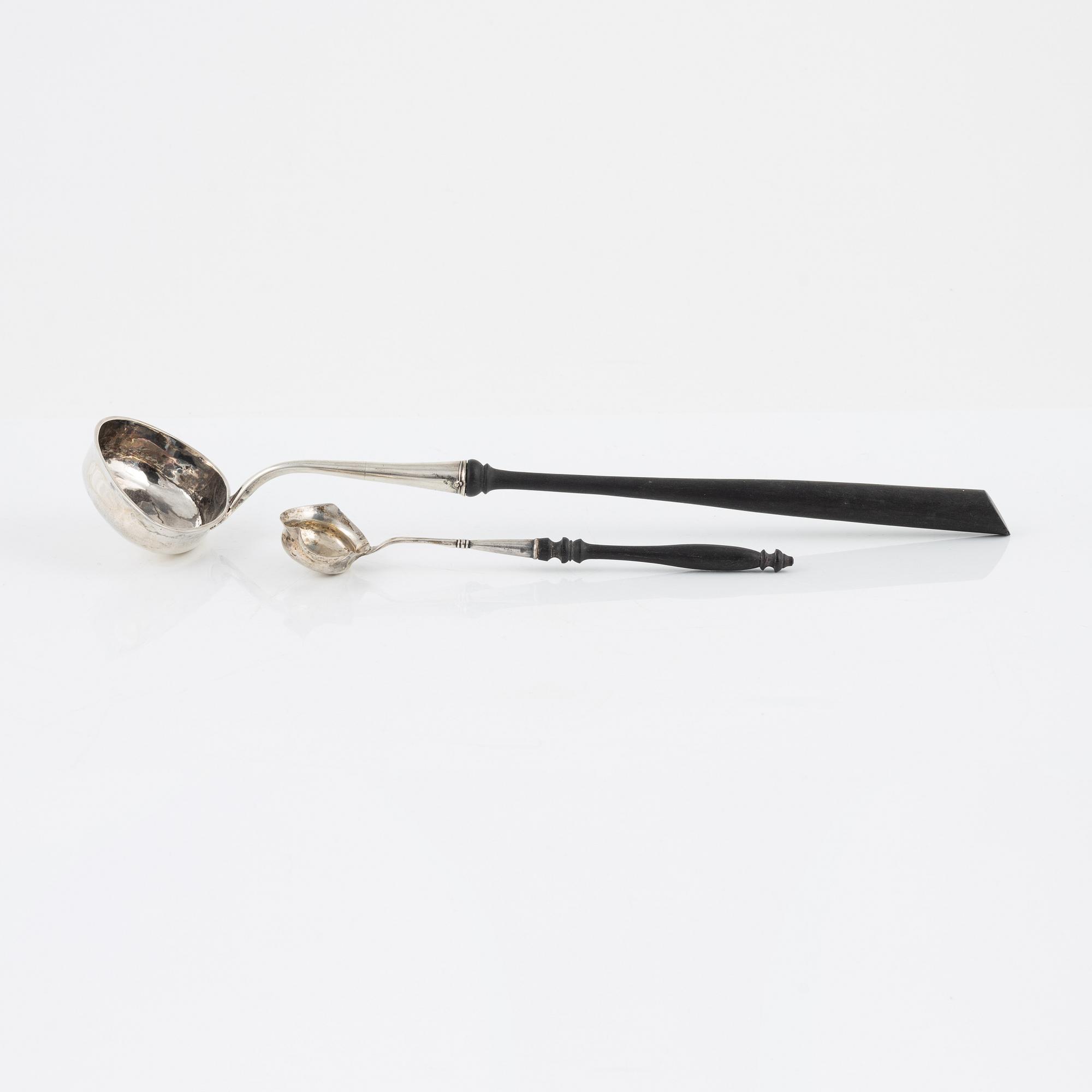 Soppslev, silver, Stockholm, 1801, och såssked silver, Frans Holm, Vadstena, 1857.
