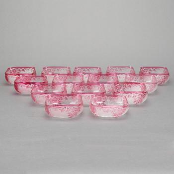 SKÖLJKOPPAR 14 st, glas, omkring år 1900.