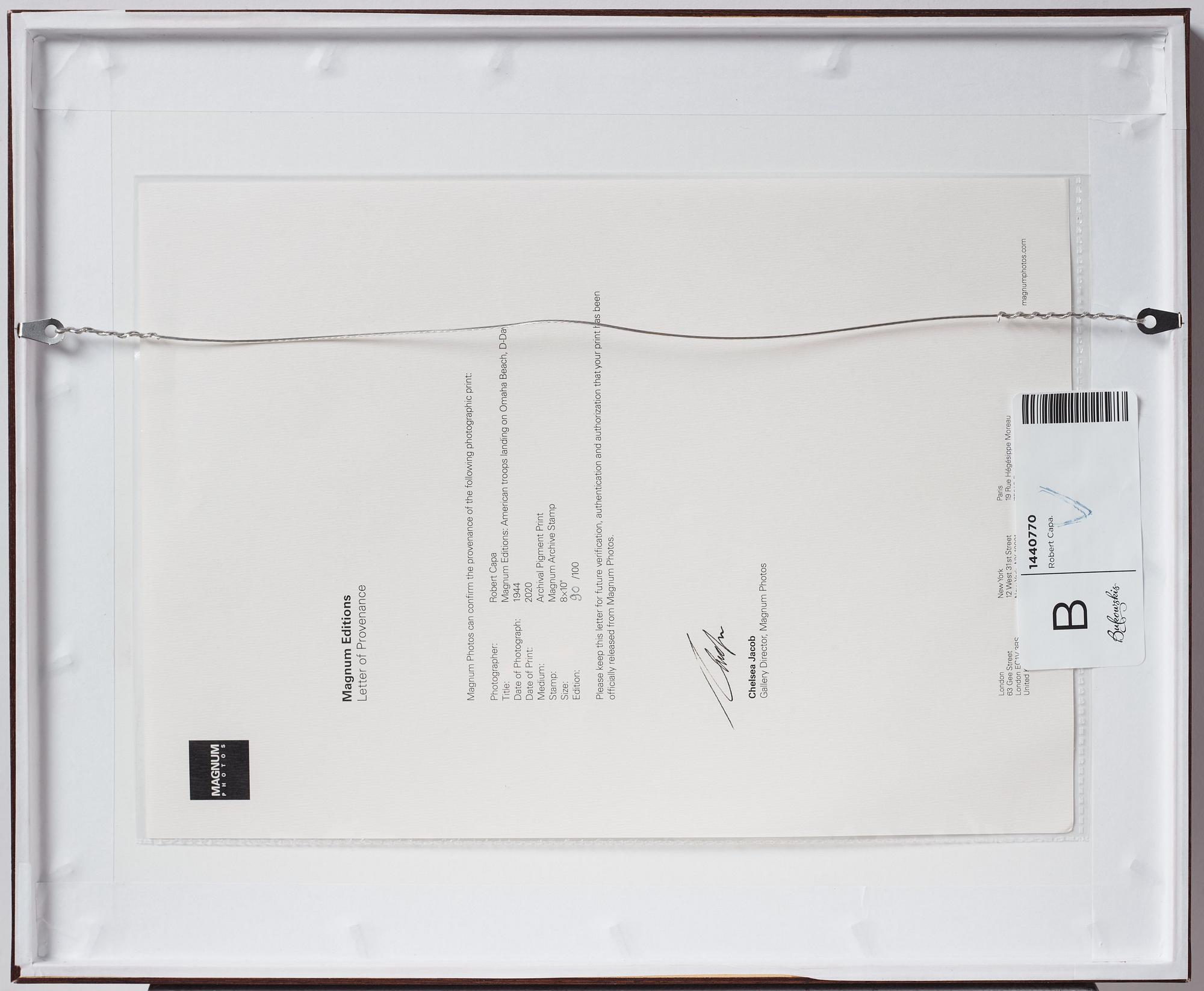 Robert Capa, "American troops landing on Omaha Beach, D-Day", 1944.