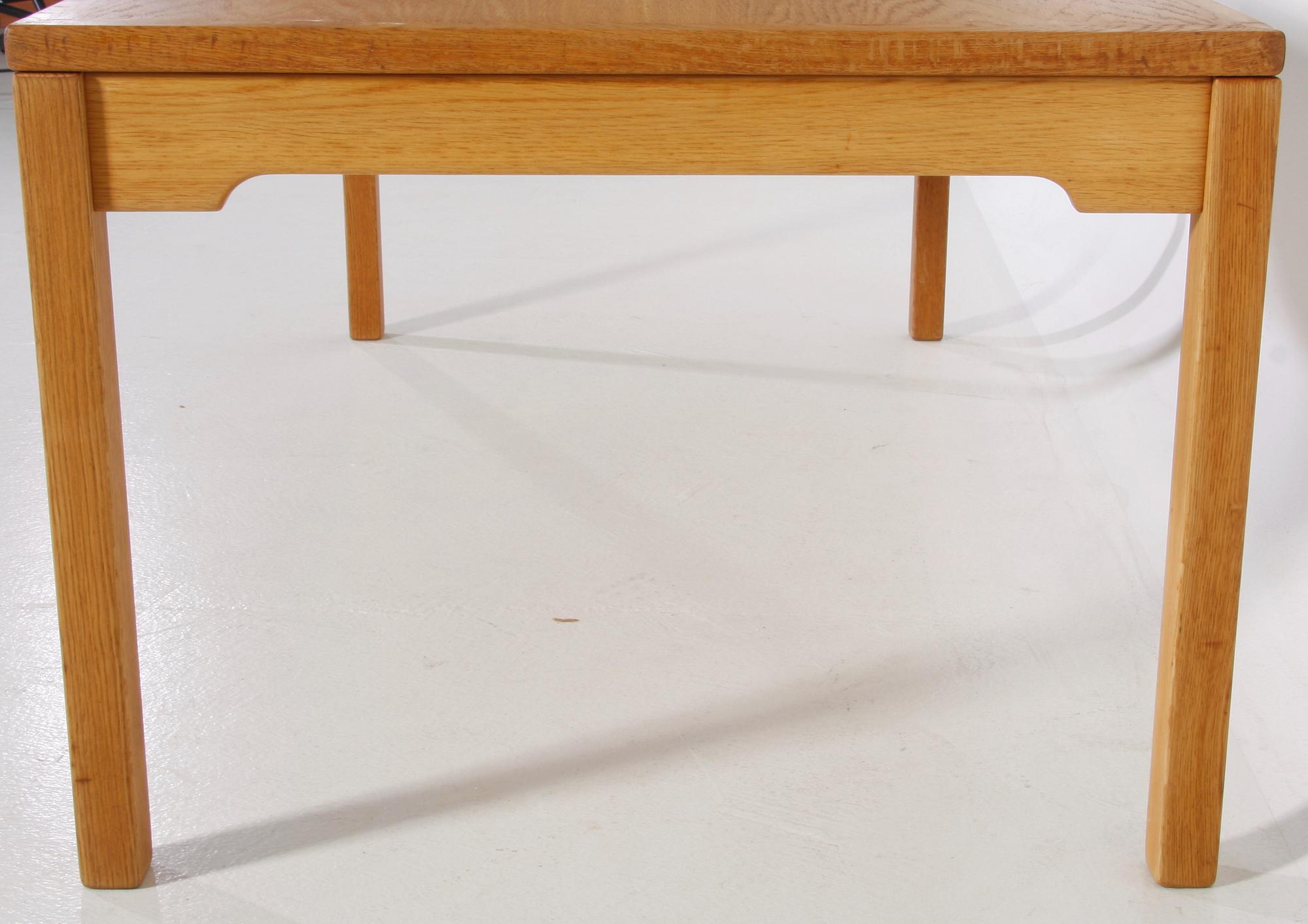 SOFFBORD,design Hans J Wegner. Getama Gedsted Danmark.