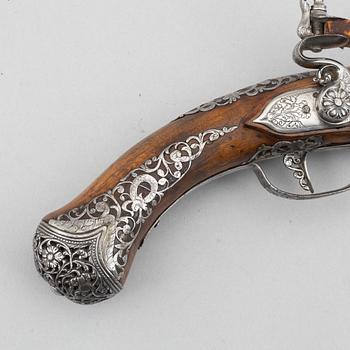 Flintlock pistol, signed Ivan Garatto. Brescia 17th century.