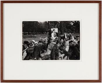 HENRI CARTIER-BRESSON, gelatin silver print stamped by the photographer and with Europapress AB copyright stamp verso.