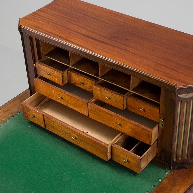 A late mahogany gustavian desk from about 1800.