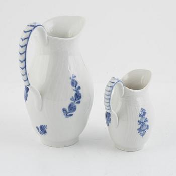 Servisdelar, 102 delar, porslin, "Blå blomst", Royal Copenhagen, Danmark.