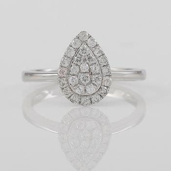 RING, 18K vitguld och diamanter tot ca 0.37 ct.