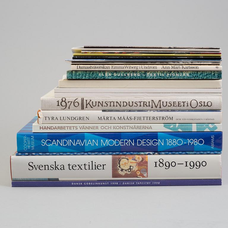 BOOKS AND BOOKLETS, 21 pieces, subject: modern Scandinavian carpets and textiles.