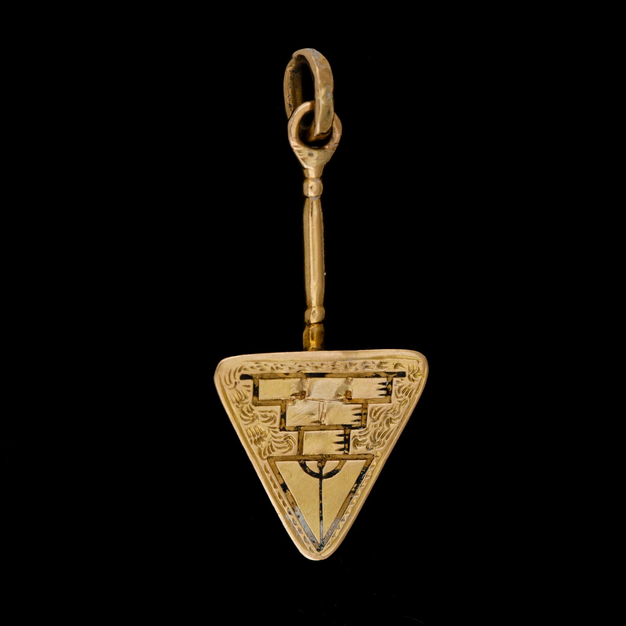 HÄNGE, 18k guld. Vikt 1,6g.