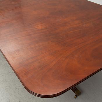 Dining table, RBC Furniture, England, second half of the 20th century.