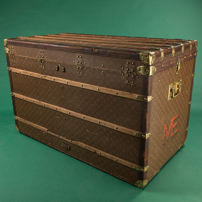 LOUIS VUITTON, a Monogram canvas trunk, late 19th/early 20th century.