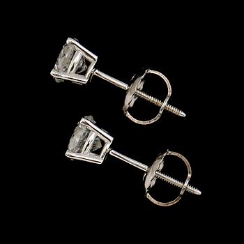 ÖRHÄNGEN, 1 par, 14 k vitguld, briljantslipade diamanter tot ca 0.75 ct.