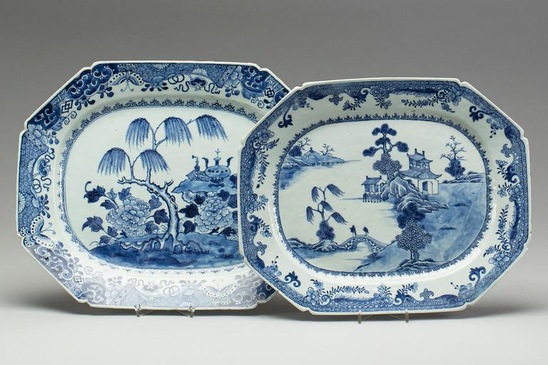 SERVERINGSFAT, 2 st, porslin, Kina Qianlong(1736-1795).