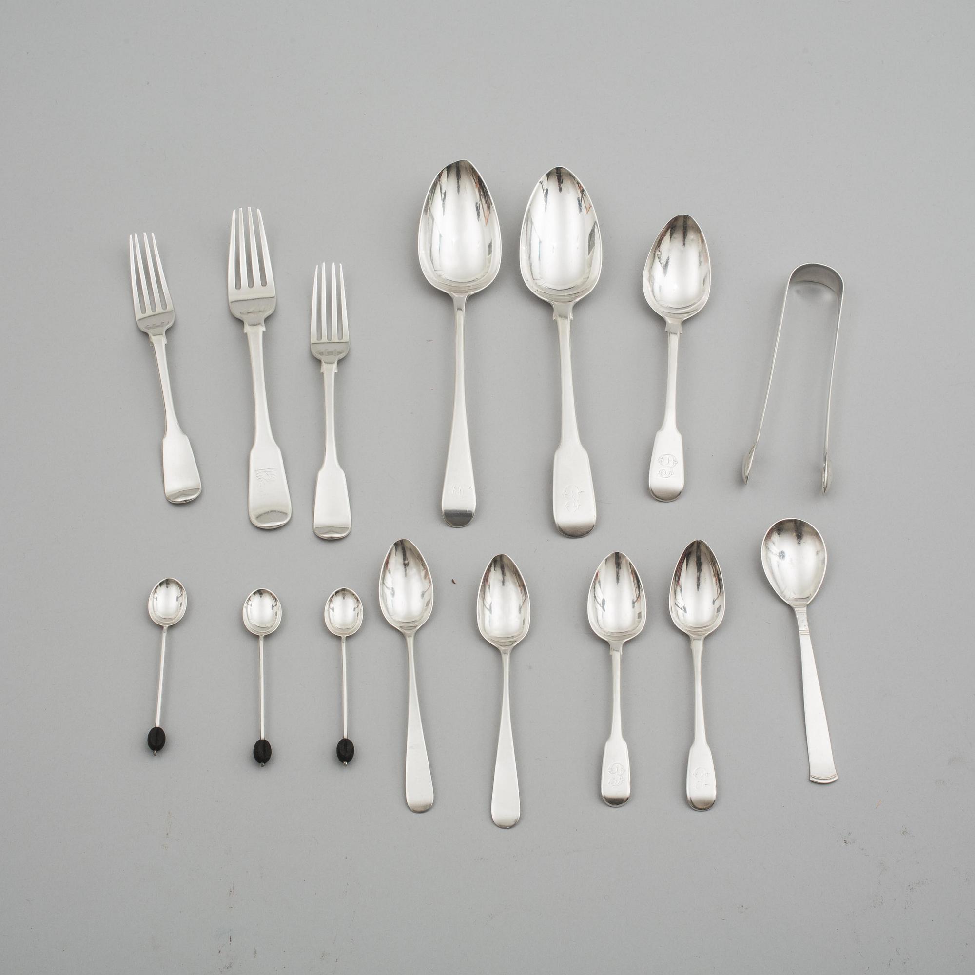 PARTI SILVER, 15 st. Mestadels London, England, 1800-tal.  Vikt ca 406 g.