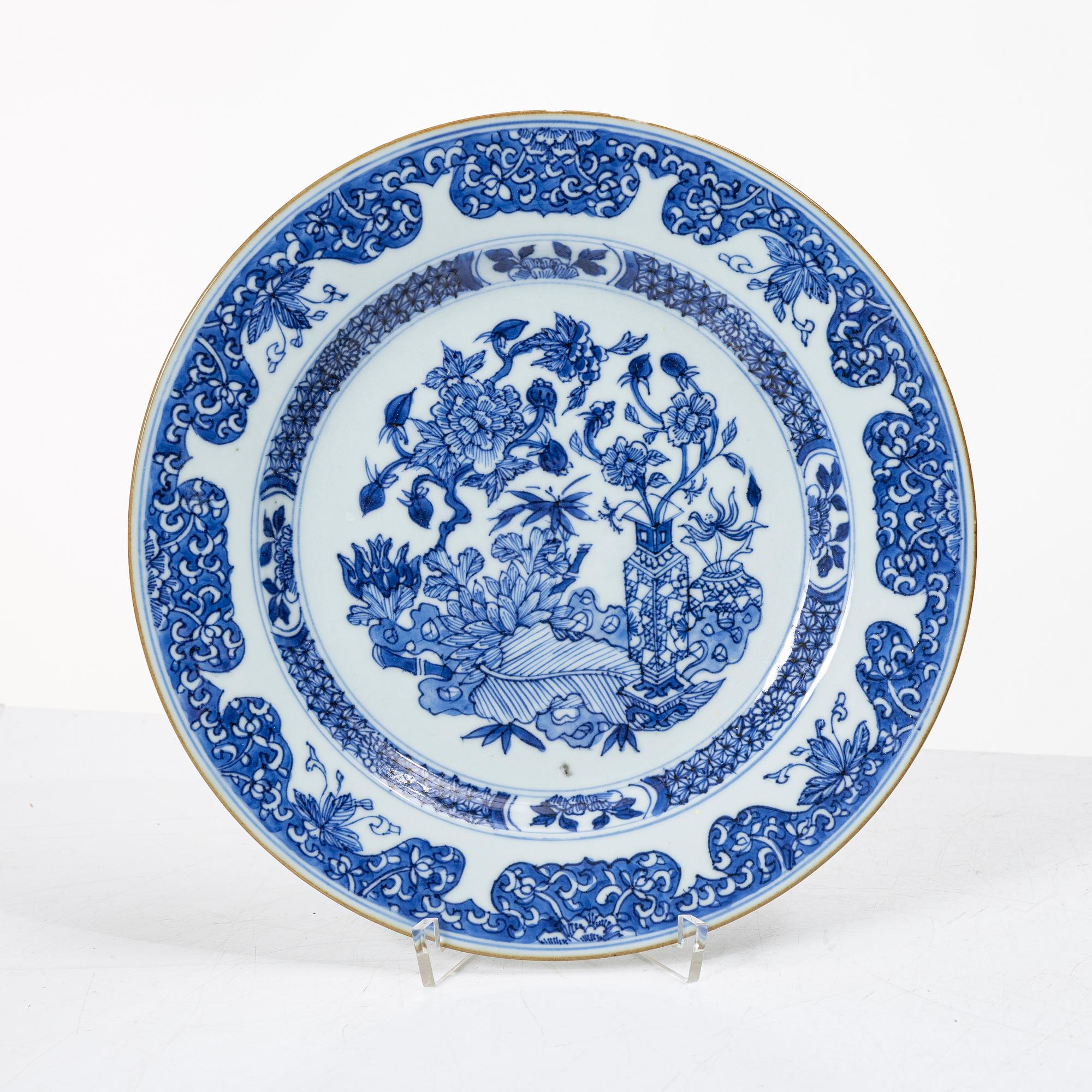 Tallrikar, 16 st, porslin, Kina, Qianlong (1736-95).