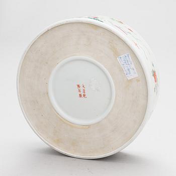 A Chinese Famille-Rose porcelain bowl, 20th century.