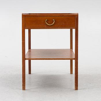 Josef Frank, sängbord, modell B 914, Firma Svenskt Tenn, före 1985.