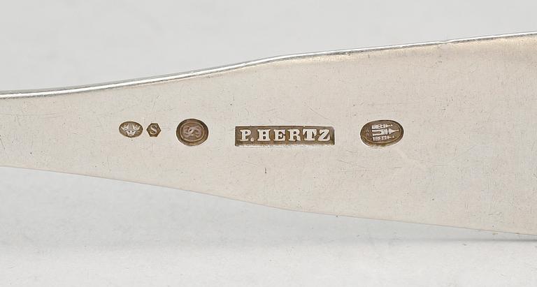 BESTICK, 47 st, silver, bl.a. CG Hallberg, Stockholm, 1930, vikt utan knivar ca 1036 gram.