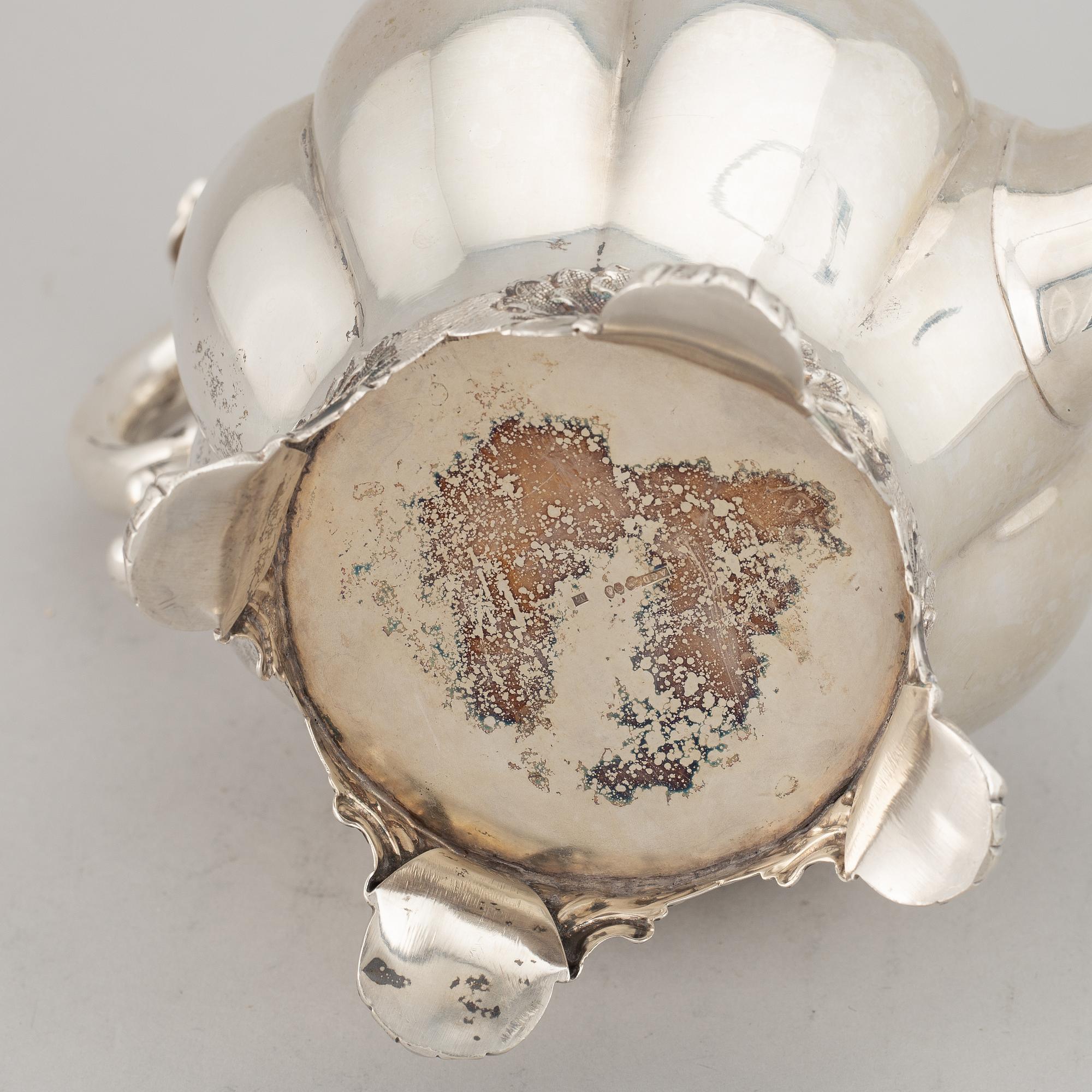 A Swedish 20th century silver coffee-pot, mark of A.G. Dufva, Stockholm 1922.